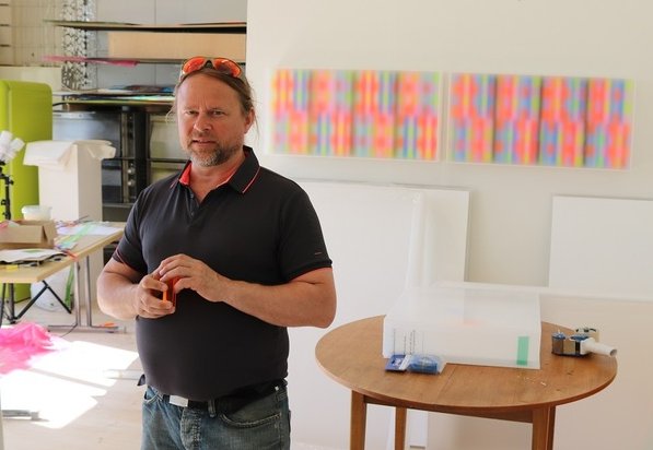 Hans-Christian Berg i ateljen i Ing�